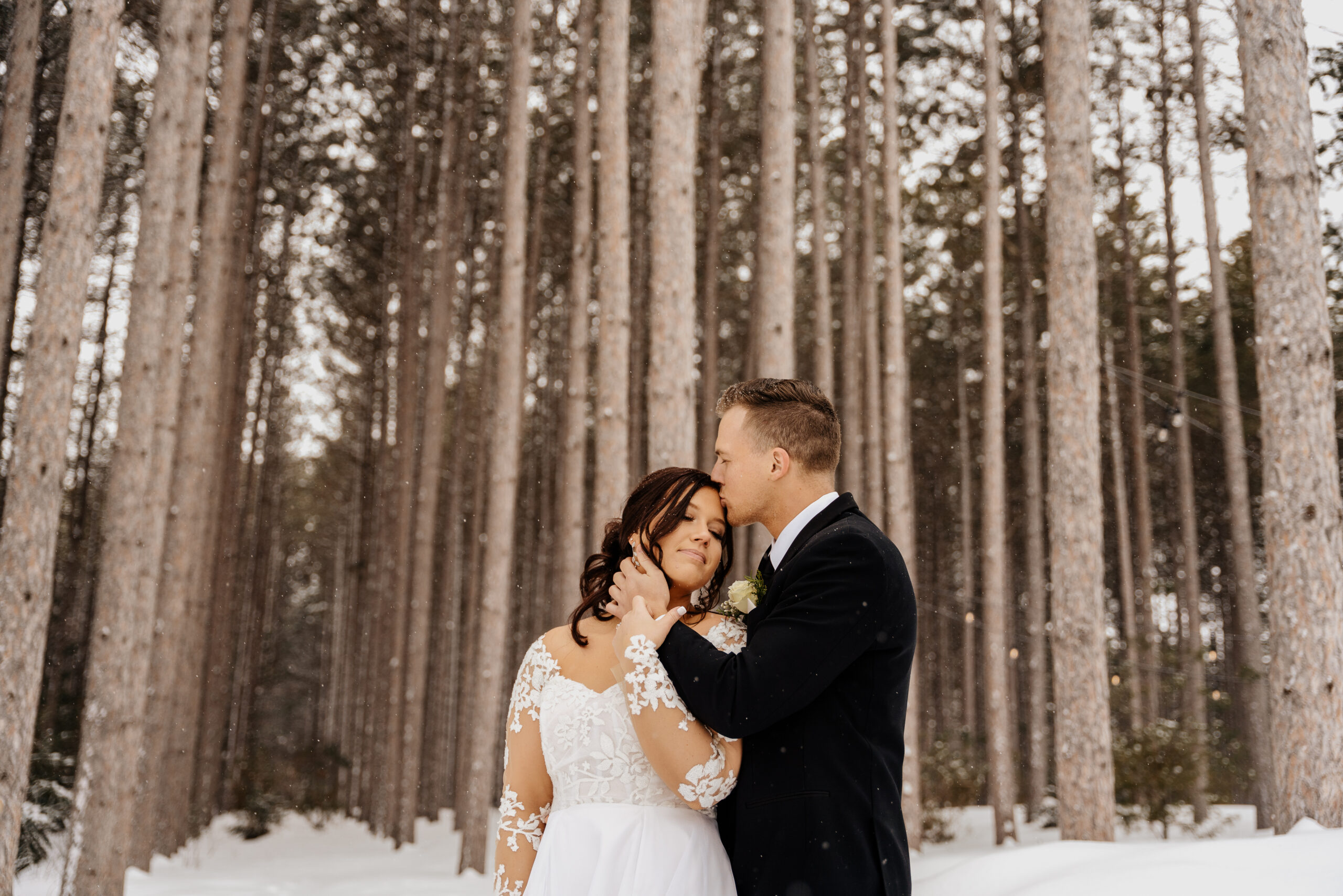 Minnesota wedding photographer and videographer, winter wedding